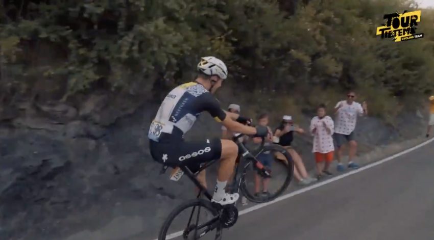 Max Walscheid performs his outstanding wheelie on Tour de Tietema